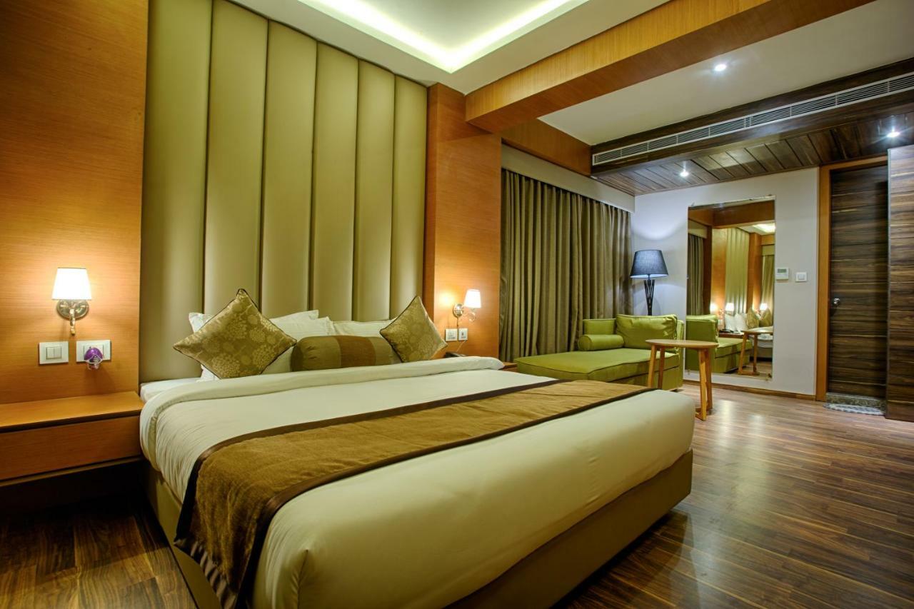 Four Vedas Hotel & Resort Siliguri Εξωτερικό φωτογραφία