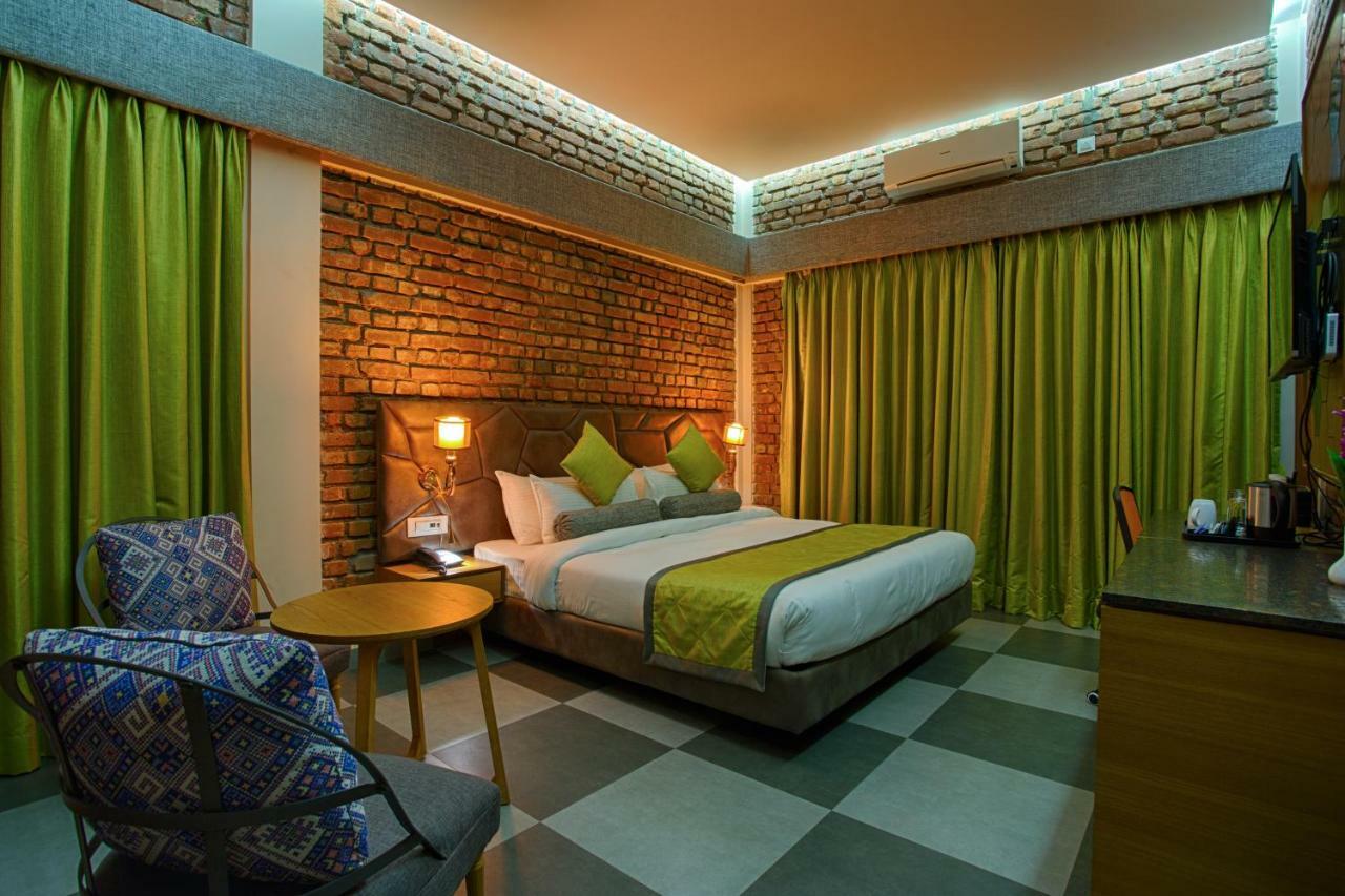 Four Vedas Hotel & Resort Siliguri Εξωτερικό φωτογραφία