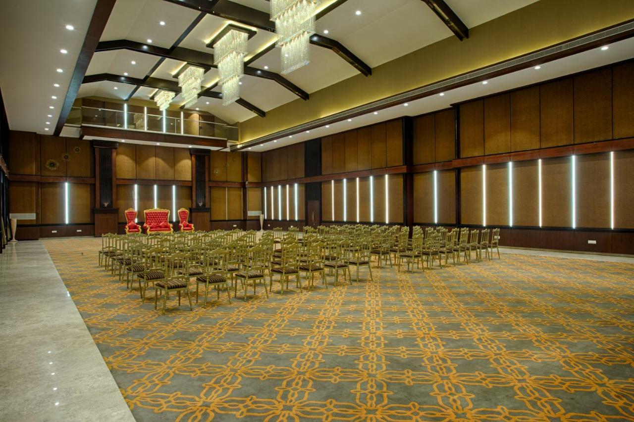 Four Vedas Hotel & Resort Siliguri Εξωτερικό φωτογραφία